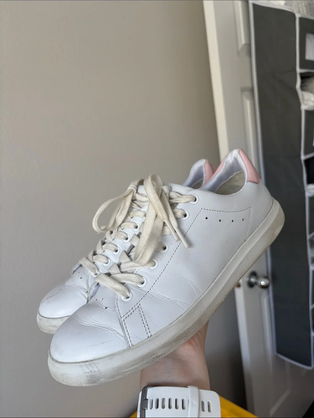 Tory Burch Howell Court sneakers in the titanium white and petunia pink SZ 9